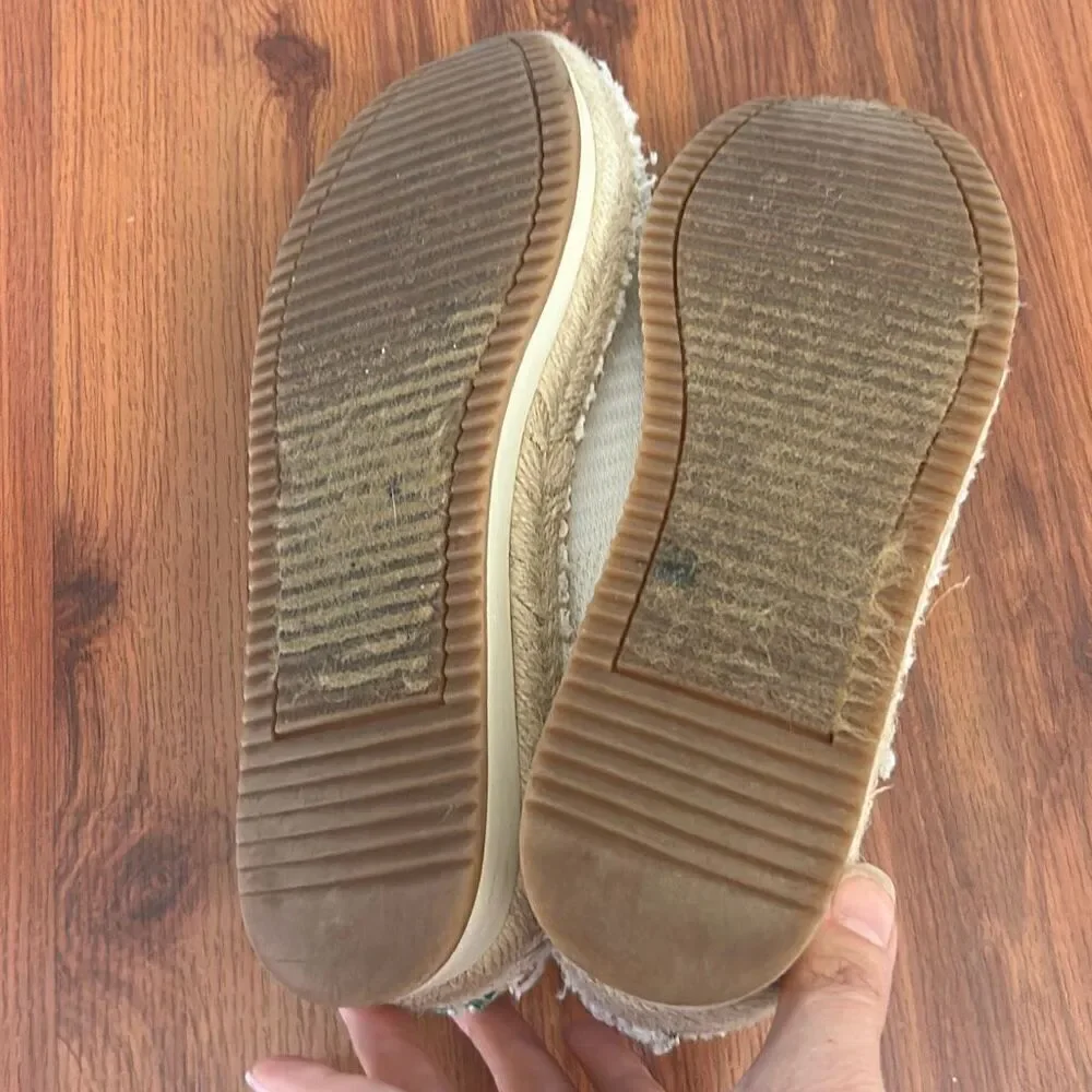 Sugar cream espadrille closed toe slip on shoes size 7